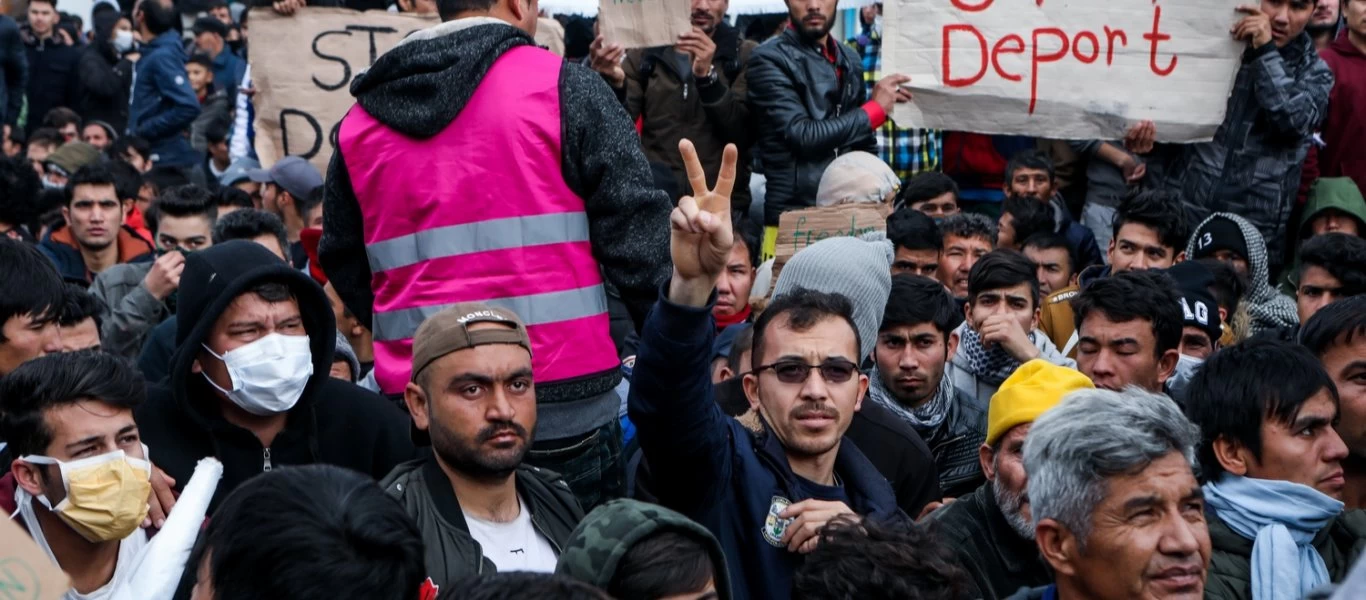 Λέσβος: «Αντάρτικο» Αφγανών - Αρνούνται να μπουν στο νέο καταυλισμό - Σενάρια για μεταφορά σε ακατοίκητα νησιά